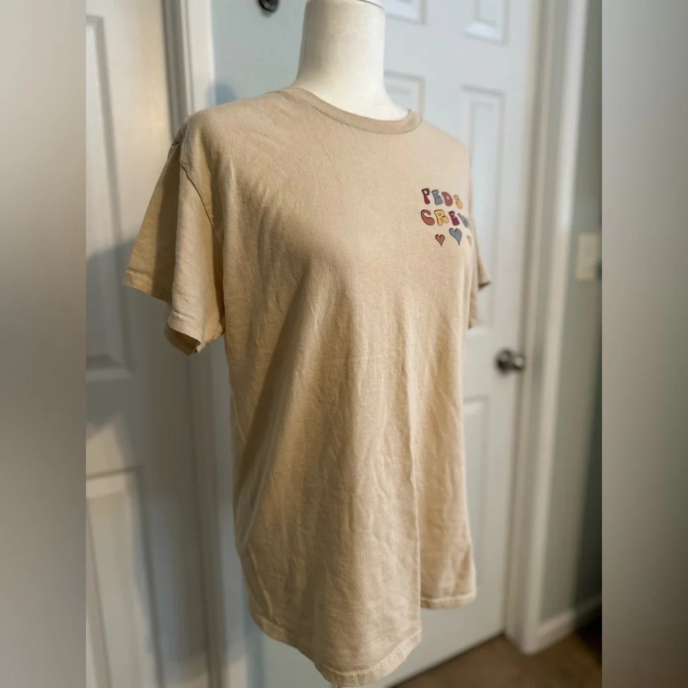 Peds Crew Print Beige Tee Size Medium